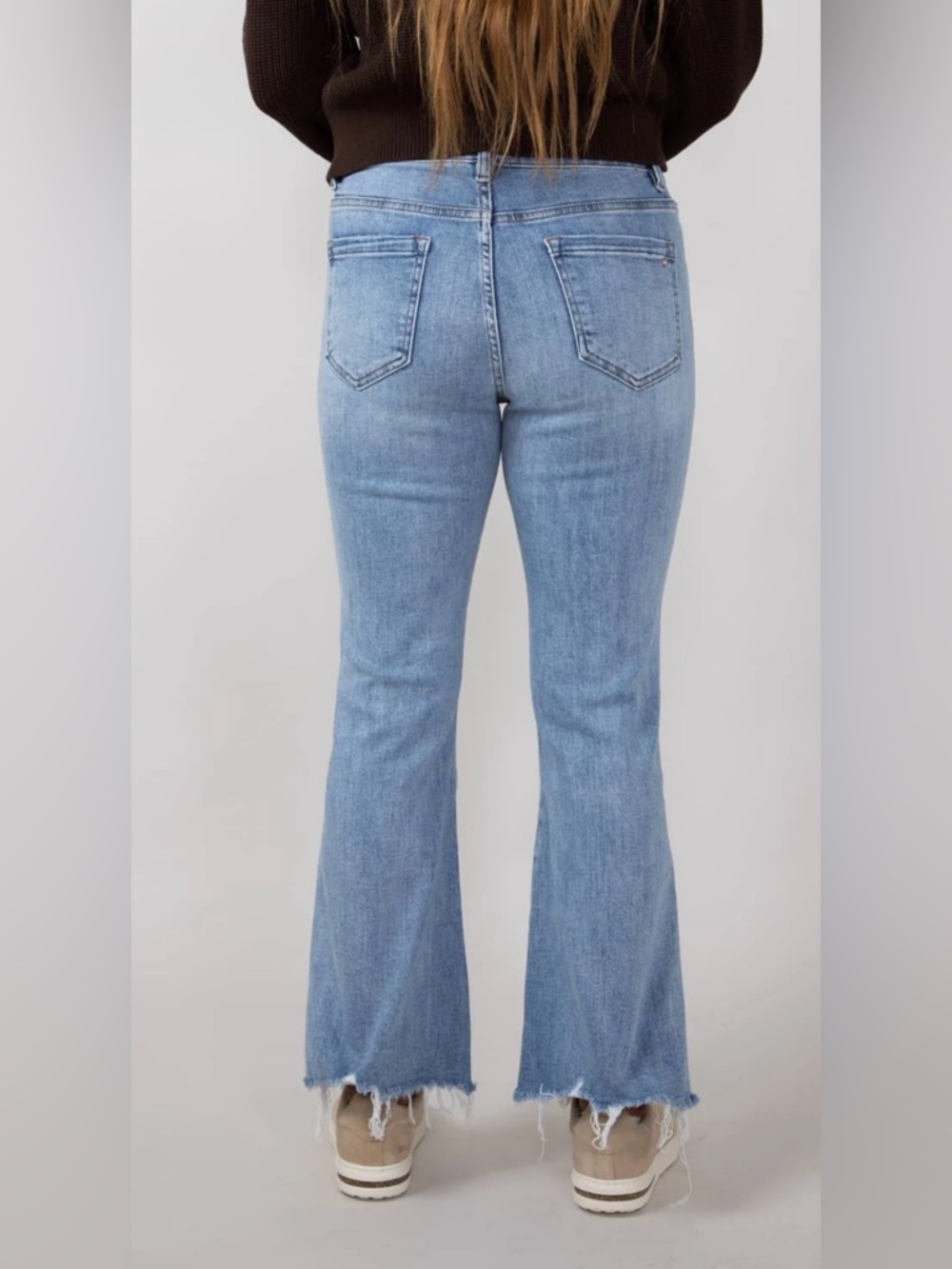 Mica Los Angeles Light Wash High Rise Shark Bite Crop Flare Jeans 22W NWT - Picture 3 of 5